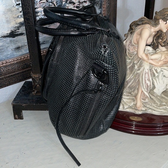 She & Lo Sa Leather satchel with Generic Shoulder Strap Gorgeous - Picture 4 of 12